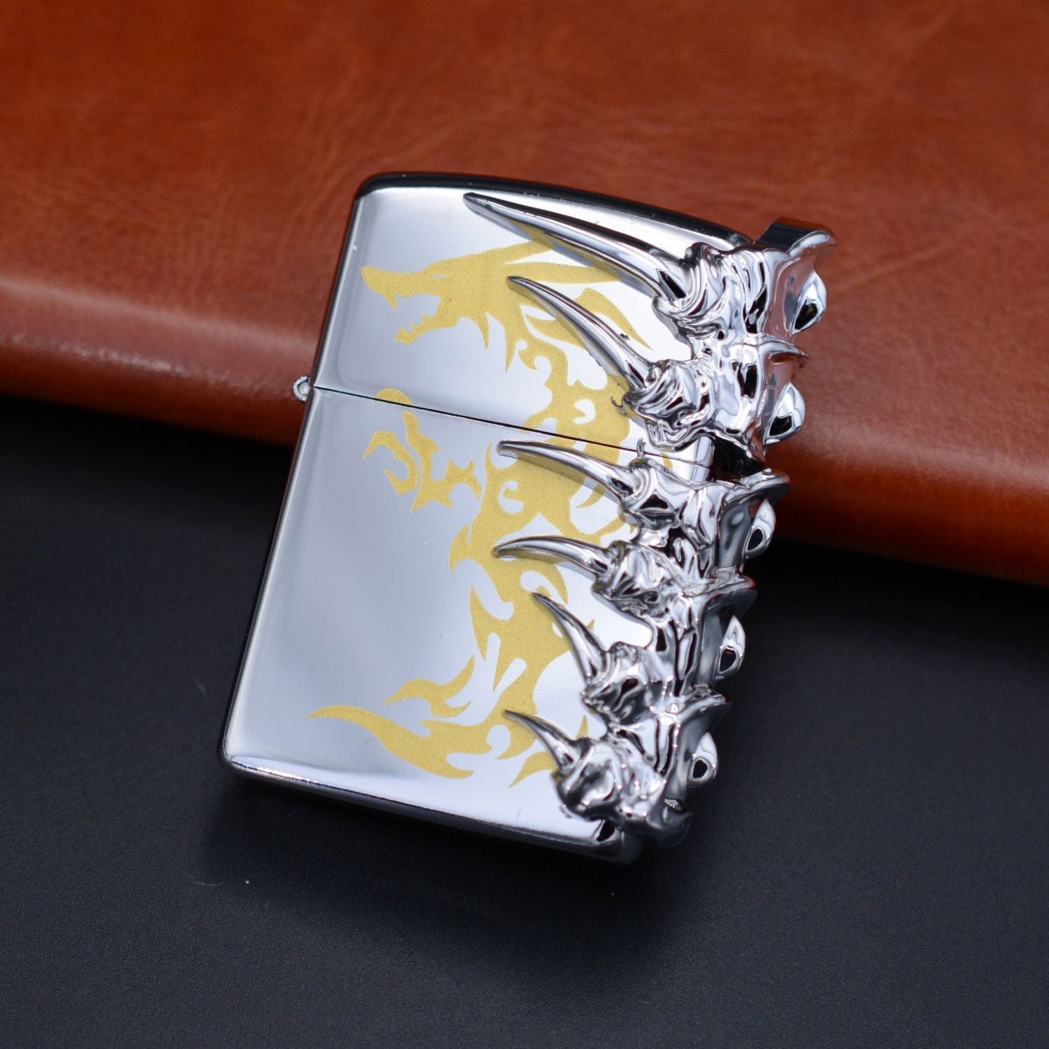 Dragon claw relief three-dimensional lighter